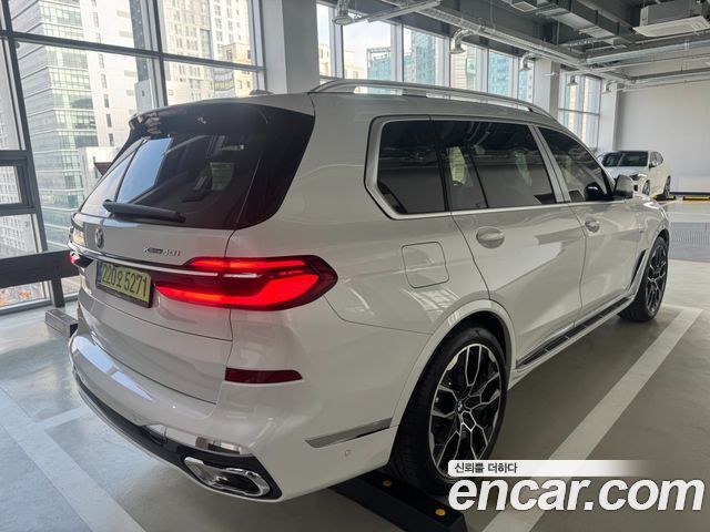 BMW X7 xDrive 40i M Sport 6STR — пробег 6 100 км — фото 4 из 5