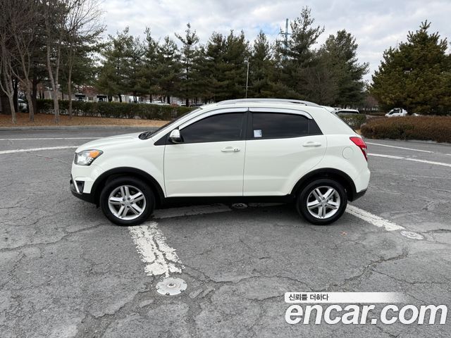 Ssangyong KORANDO 2.0 CVT 2WD Deluxe — пробег 172 094 км — фото 4 из 5