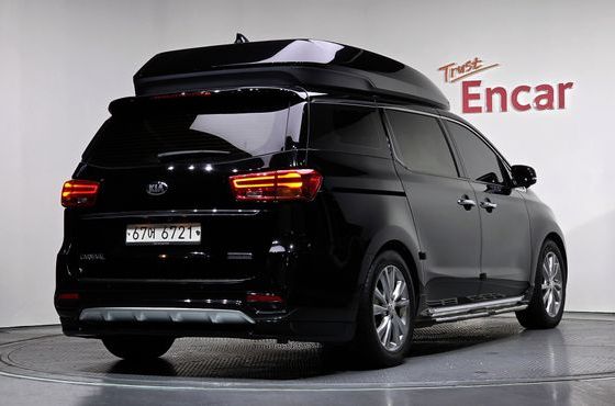 Kia Carnival 9-Seater Hi-Limousine Prestige Hiroof — пробег 83 581 км — фото 2 из 5
