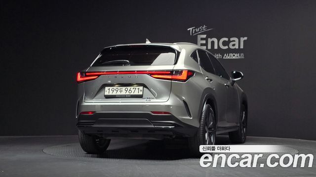 Lexus NX Premium — пробег 76 299 км — фото 4 из 5