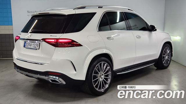 Mercedes-Benz GLE-Class GLE450 4MATIC — пробег 15 500 км — фото 2 из 5