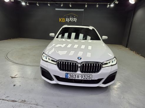 BMW 5-Series 530i M Sport Package — пробег 66 550 км — фото 2 из 5