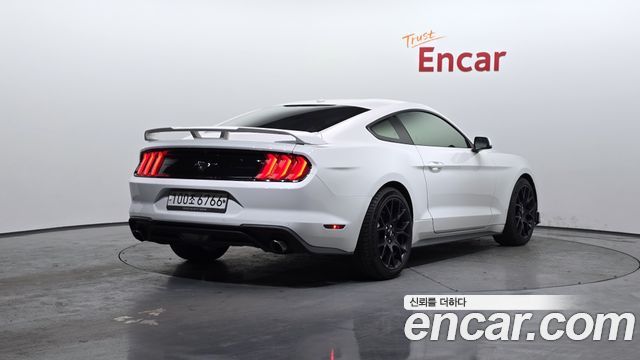 Ford Mustang Coupe — пробег 58 151 км — фото 2 из 5