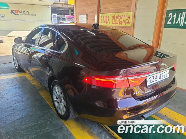 Jaguar XF 20d Prestige — пробег 90 000 км — фото 5 из 5