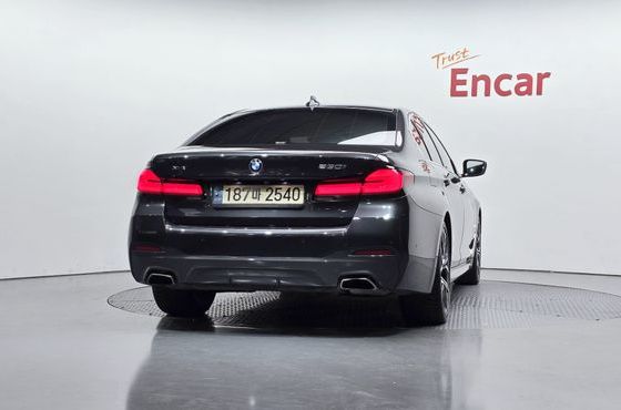 BMW 5-Series 530i xDrive M Sport Package — пробег 100 013 км — фото 4 из 5
