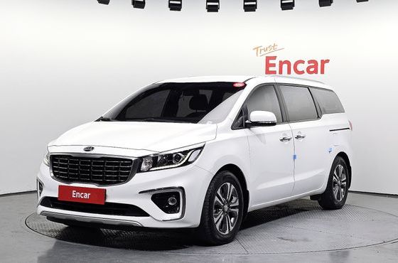 Kia Carnival 9-Seater Luxury — пробег 83 437 км — фото 1 из 5