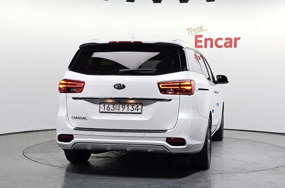 Kia Carnival 9-Seater Luxury — пробег 83 437 км — фото 4 из 5