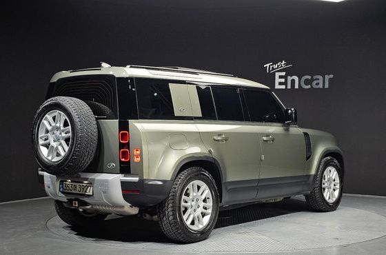Land Rover Defender 110 D250 S — пробег 97 873 км — фото 2 из 5