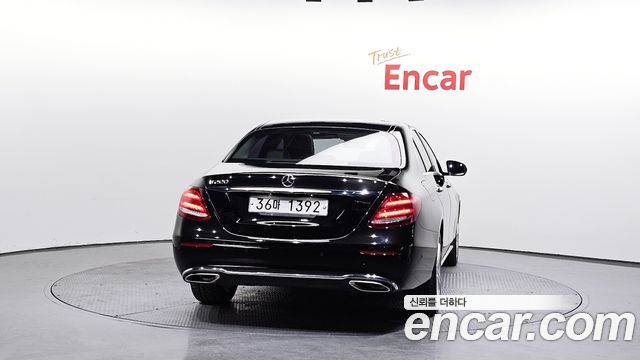 Mercedes-Benz E-Class из Кореи Encar