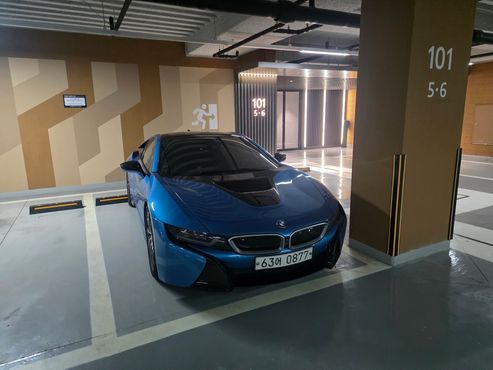 BMW i8 Coupe — пробег 131 500 км — фото 1 из 5