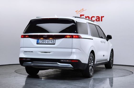 Kia Carnival 9-Seater Signature — пробег 91 393 км — фото 2 из 5