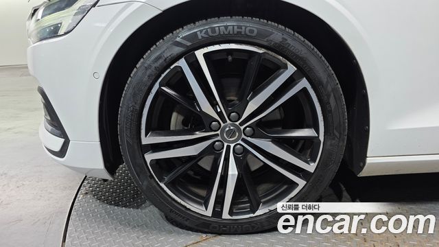 Volvo S60 B5 R-Design — пробег 46 069 км — фото 5 из 5