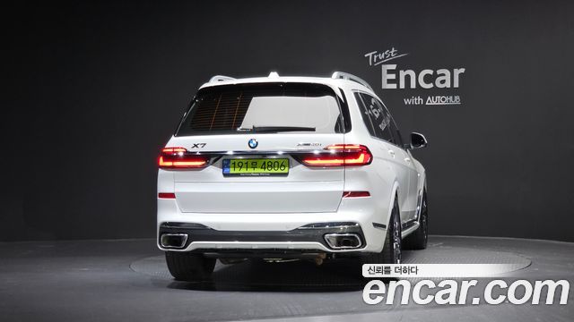 BMW X7 xDrive 40i M Sport 6STR — пробег 3 902 км — фото 4 из 5