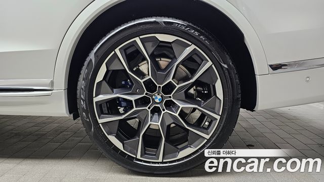BMW X7 xDrive 40i M Sport 6STR — пробег 3 902 км — фото 5 из 5