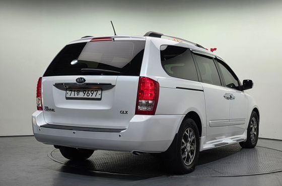 Kia Carnival Grand Carnival GLX Premium — пробег 136 082 км — фото 2 из 5