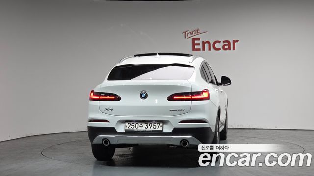 BMW X4 xDrive20d xLine — пробег 81 545 км — фото 4 из 5