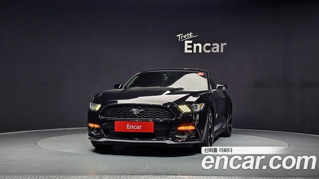 Ford Mustang Coupe — пробег 71 687 км — фото 3 из 5