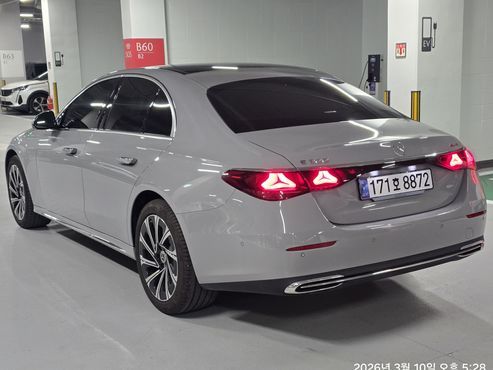 Mercedes-Benz E-Class E300 4MATIC Exclusive — пробег 16 000 км — фото 4 из 5