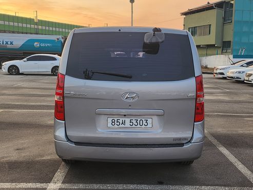 Hyundai Starex 5-Seater VAN CVX Luxury — пробег 111 749 км — фото 4 из 5