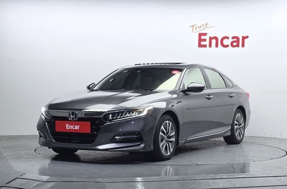 Honda Accord 2.0 Hybrid Touring — пробег 101 576 км — фото 1 из 5