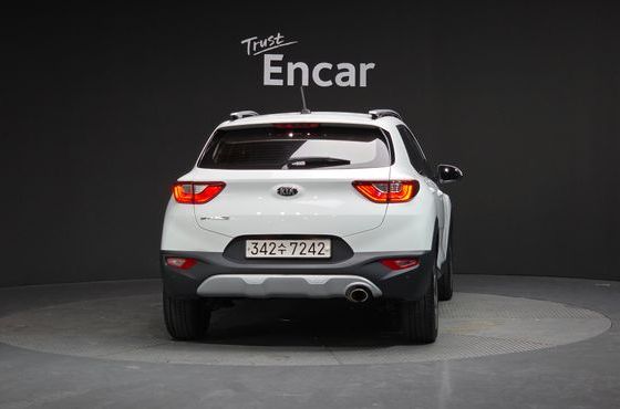 Kia Stonic Diesel 1.6 Prestige — пробег 65 046 км — фото 4 из 5