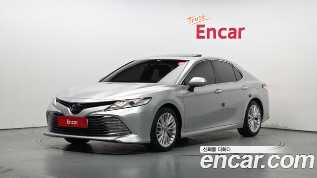 Toyota Camry 2.5 XLE Hybrid — пробег 103 455 км — фото 1 из 5
