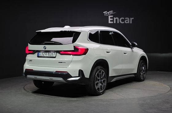BMW X1 xDrive 20i xLine — пробег 38 904 км — фото 2 из 5