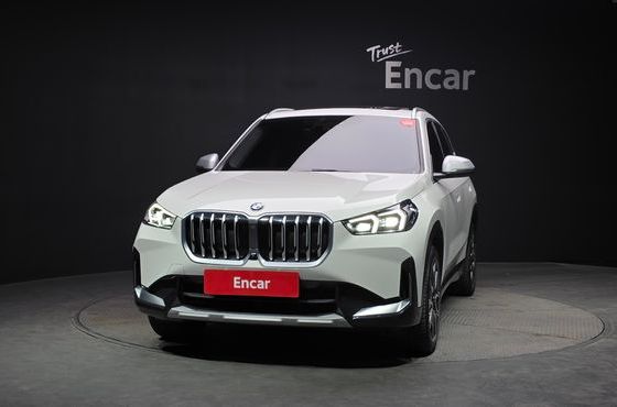 BMW X1 xDrive 20i xLine — пробег 38 904 км — фото 3 из 5