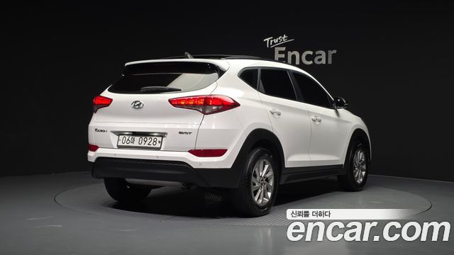 Hyundai Tucson Diesel 1.7 2WD Style — пробег 111 394 км — фото 2 из 5