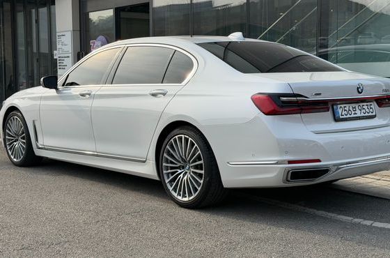 BMW 7-Series 730Ld xDrive Design Pure Excellence — пробег 43 582 км — фото 2 из 5