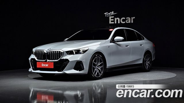 BMW 5-Series 520i M Sport — пробег 14 815 км — фото 1 из 5