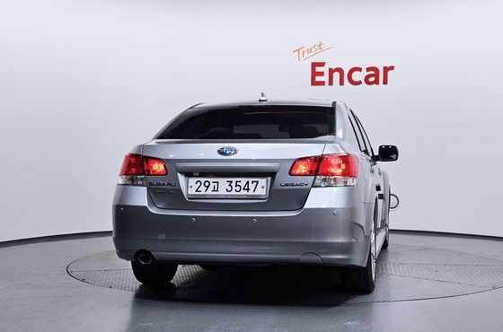 Subaru Legacy 2.5i Special Edition — пробег 269 888 км — фото 4 из 5