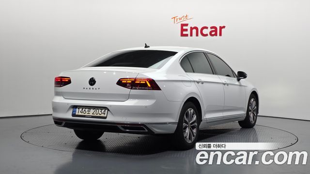 Volkswagen Passat 2.0 TDI Premium — пробег 68 798 км — фото 2 из 5
