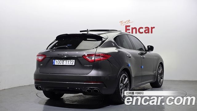 Maserati Levante из Кореи Encar