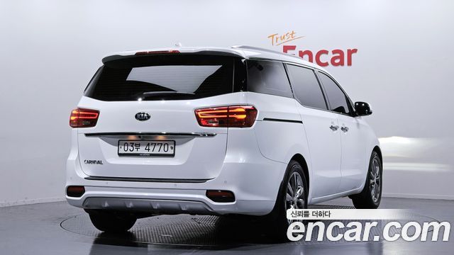 Kia Carnival 9-Seater Noblesse Special — пробег 88 529 км — фото 2 из 5