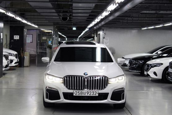 BMW 7-Series 740Li xDrive M Sport Package — пробег 75 000 км — фото 2 из 5