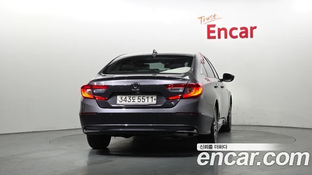 Honda Accord 2.0 Hybrid Touring — пробег 67 979 км — фото 4 из 5