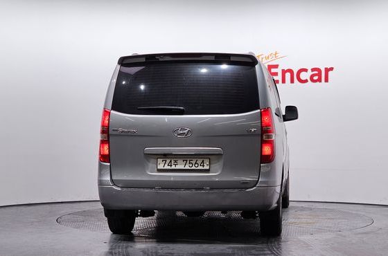 Hyundai Starex 4WD 12-Seater Wagon CVX Luxury — пробег 245 949 км — фото 4 из 5