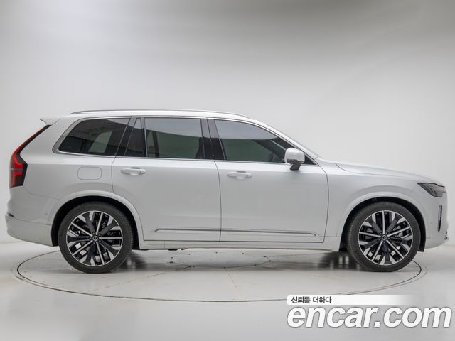 Volvo XC90 T8 Ultra Bright Hybrid — пробег 7 250 км — фото 3 из 5
