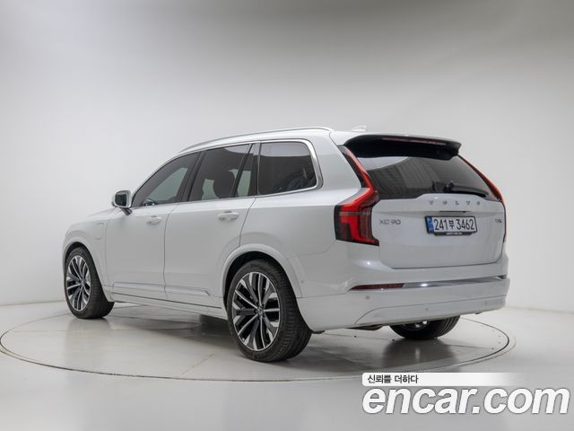 Volvo XC90 T8 Ultra Bright Hybrid — пробег 7 250 км — фото 4 из 5
