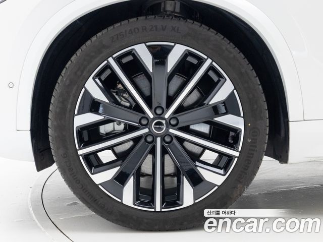 Volvo XC90 T8 Ultra Bright Hybrid — пробег 7 250 км — фото 5 из 5