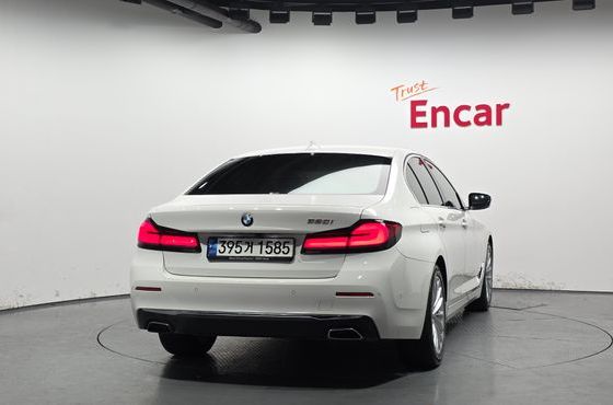 BMW 5-Series 520i Luxury — пробег 85 987 км — фото 4 из 5