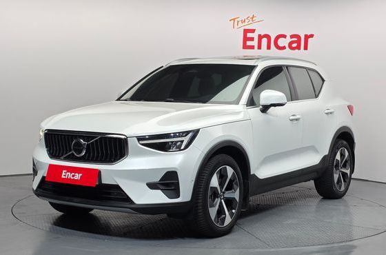 Volvo XC40 B4 Ultimate Bright — пробег 72 953 км — фото 1 из 5