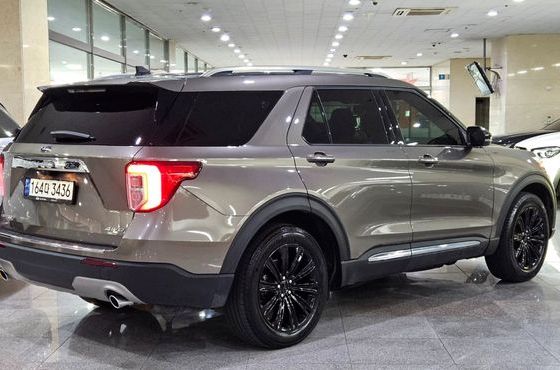 Ford Explorer 2.3 LimIted 4WD — пробег 57 138 км — фото 4 из 5