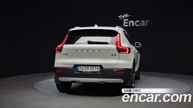 Volvo XC40 B4 Inscription — пробег 84 330 км — фото 4 из 5