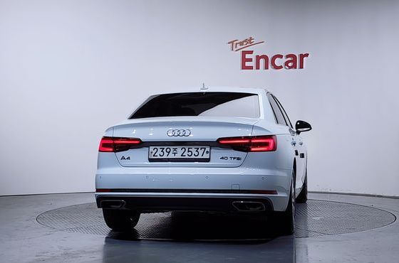 Audi A4 40 TFSI — пробег 50 041 км — фото 4 из 5
