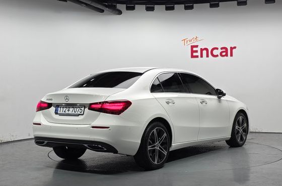 Mercedes-Benz A-Class A220 Sedan — пробег 10 015 км — фото 2 из 5