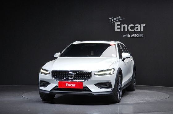 Volvo V60 B5 Pro AWD — пробег 33 545 км — фото 3 из 5