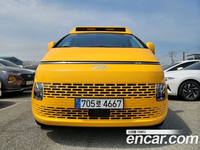 Hyundai Staria L3.5  Kinder Safety Car 15-Seater — пробег 39 347 км — фото 1 из 5