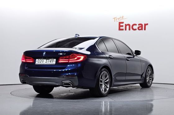 BMW 5-Series 520d M Sport Package Plus — пробег 74 478 км — фото 2 из 5